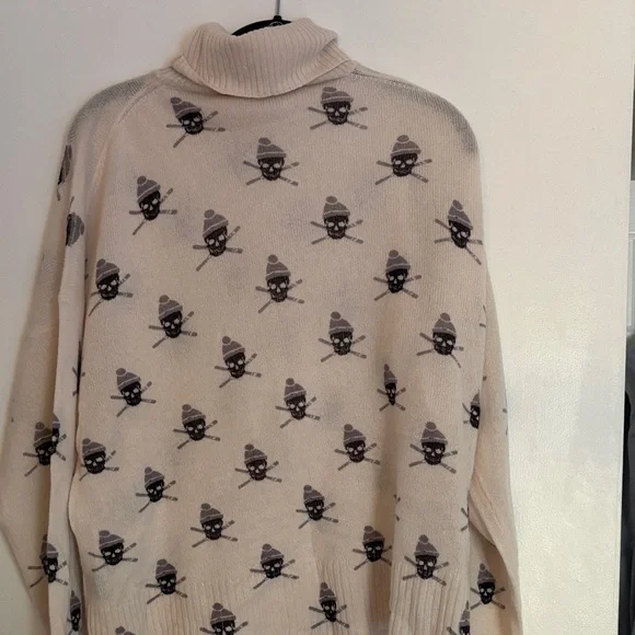 NWT Skull Cashmere Beige Skull Pattern Turtleneck Sweater - Picture 4 of 4